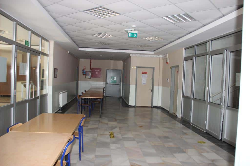 Kız Pansiyonu Girişi